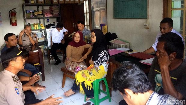 Para pedagang Pasar Potrojayan atau Pasar Gendeng dimintai keterangan di Mapolsek Prambanan