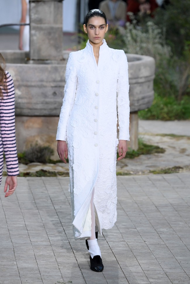 Fashion show koleksi Chanel Couture Spring 2020 di Paris Fashion Week, The Grand Palaris, Paris, Prancis. Photo by Pascal Le Segretain/ Getty Images.