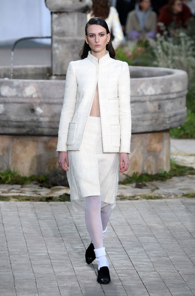 Fashion show koleksi Chanel Couture Spring 2020 di Paris Fashion Week, The Grand Palaris, Paris, Prancis. Photo by Pascal Le Segretain/ Getty Images.