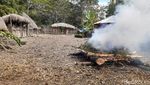Foto: Tradisi Bakar Jenazah dan Potong Jari Papua