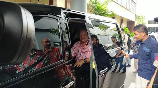 Ari Sigit mengaku sebagai member MeMiles.