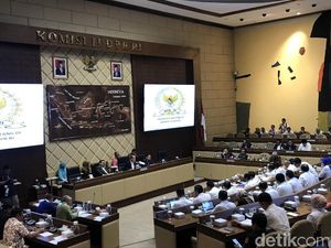 Mendagri Rapat Bersama Komisi II Bahas SILPA Daerah Bencana-Batas Negara