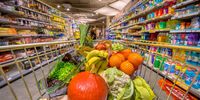 Ya Ampun! Ada Pria yang Tinggal di Langit-langit Supermarket