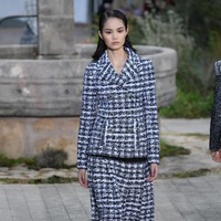 Fashion show koleksi Chanel Couture Spring 2020 di Paris Fashion Week, The Grand Palaris, Paris, Prancis. Photo by Pascal Le Segretain/ Getty Images.