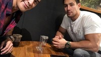 Akrab dengan Ade Rai, yang sudah dianggap sebagai mentor dan seniornya, Bobby sering ngopi dan nongkrong bareng Ade Rai. Foto: Instagram @bobbyida