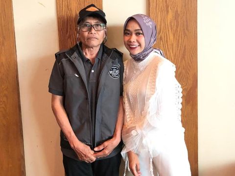 Cerita Haru Hijabers Bantu Driver Ojol 68 Tahun Dapatkan Donasi Rp 100 Juta