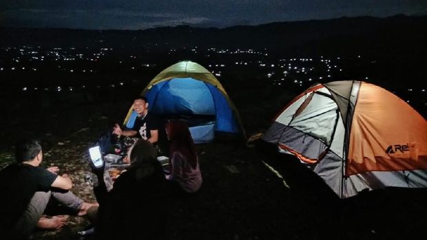 Cuma di Ponorogo, Kemping dengan Pemandangan Secantik Ini