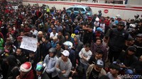 Koordinator Aksi Damai 221 Priok Bersatu Kemal Abubakar pun menegaskan agar Yasonna segera meminta maaf secara terbuka karena dampak ucapannya sangatlah besar. Kemal memberikan waktu 2x24 jam untuk sang menteri mengucapkan permintaan maafnya.