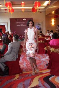 Fashion Imlek 2020, Tawaran Cheongsam Lurik dari Yosep Sinudarsono