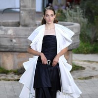 Fashion show koleksi Chanel Couture Spring 2020 di Paris Fashion Week, The Grand Palaris, Paris, Prancis. Photo by Pascal Le Segretain/ Getty Images.