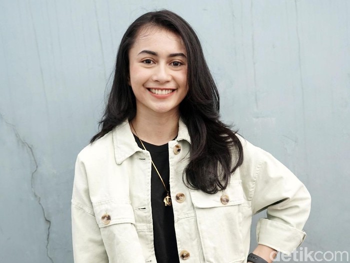 Sintya Marisca Sintya Marisca, bintang FTV yang viral karena joged di penampilan Didi Kempot.