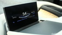 Untuk kemampuan jarak tempuh, ketika baterai terisi penuh BMW i3s diklaim bisa mencapai jarak maksimal 280 km atau setara jarak Jakarta-Bandung.