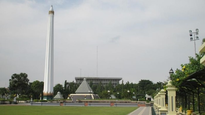 taman tugu pahlawan surabaya