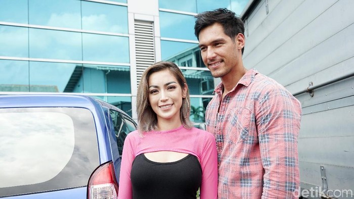 Jessica Iskandar dan Richard Kyle saat ditemui di studio Trans TV.