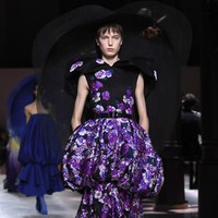 Fashion show koleksi Givenchy Haute Couture Spring 2020 di Paris Fashion Week, Paris, Prancis. [Photo by Pascal Le Segretain/Getty Images].