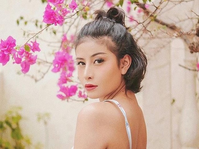 Aktris dengan bibir ala Kylie Jenner awkarin
