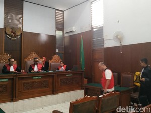 Ironi Eks Kapolsek Kebayoran Baru: Nyabu, Dipecat, Lalu Menggugat