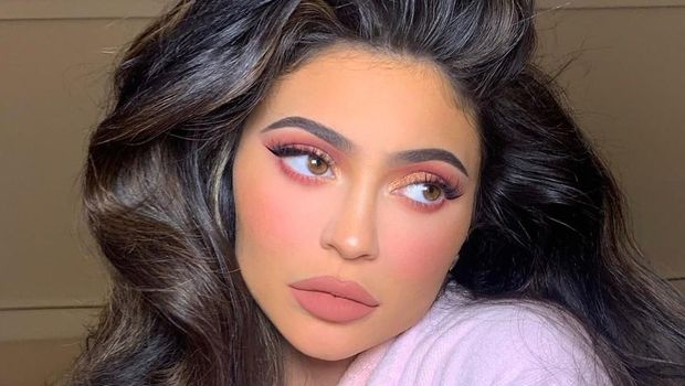 Lucinta Luna Sebut Bibirnya Bak Kylie Jenner, Ini Perbandingan Bibir Mereka