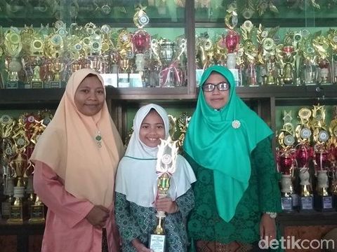 Kisah Makeup Artist Cilik dari Magelang yang Viral 