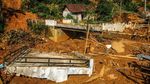 Desa Ini Terisolir Akibat Tertimbun Longsor di Lebak Banten
