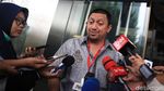 Diperiksa KPK, Fahd El Fouz Acungkan Jari Jempol