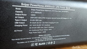 Sniper membanderol PowerHome 40.800 mAh seharga Rp 4 jutaan. Namun di sejumlah e-commerce, perangkat ini tengah dipangkas harganya menjadi Rp 1 jutaan. Foto: Adi Fida Rahman/detikINET
