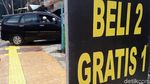 Duh... Trotoar di Rawa Belong Semrawut Banget