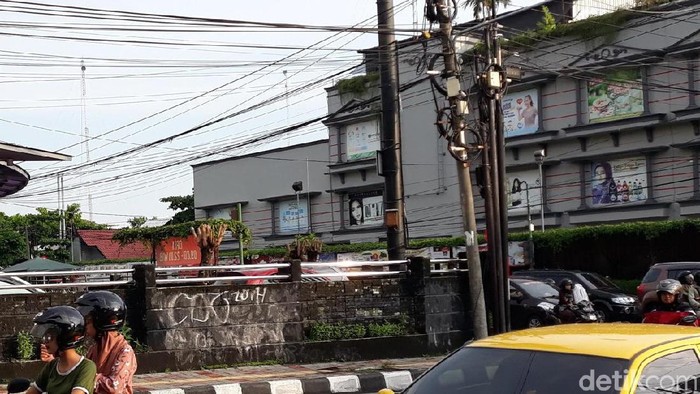 Tiang Penghitung Bangjo di Yogya Mentiung
