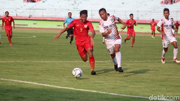 Timnas U-16 Cukur PSBK Blitar U-17 5-1