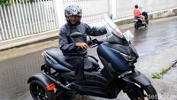 Lewat usaha bengkel tersebut Catur tak hanya mampu membantu kawan-kawan disabilitas agar lebih mudah beraktivitas sehari-hari tetapi juga dapat memanfaatkan keterbatasan yang dimilikinya untuk terus berkarya dan mendulang keuntungan.
