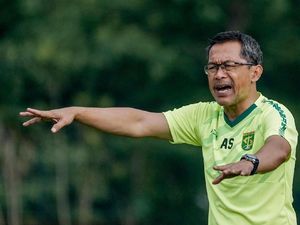 Persebaya Tumbang di Kandang, Aji Santoso Ditendang