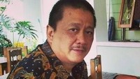 Sebelum menjadi Dirut baru Garuda, Irfan adalah CEO Sigfox Indonesia, pengelola jaringan Internet of Things (IoT) sejak Februari 2019. Begini pose santainya ditemani segelas es teh. Foto: Instagram setiaputrairfan