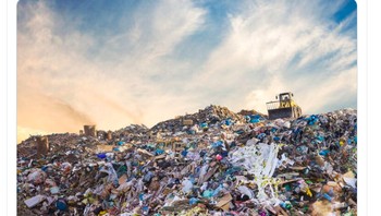 Netizen ini bahkan menghina MU seperti sampah. Foto: Twitter