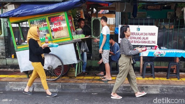 Duh... Trotoar di Rawa Belong Semrawut Banget