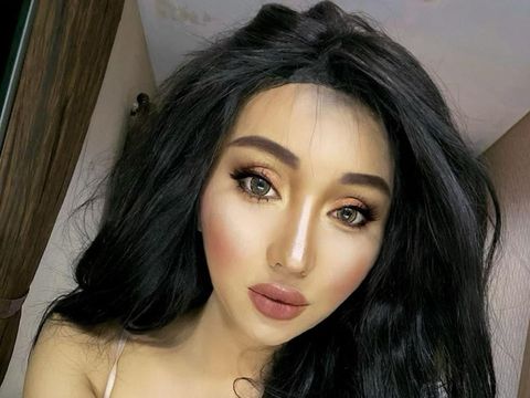 Lucinta Luna Sebut Bibirnya Bak Kylie Jenner, Ini Perbandingan Bibir Mereka