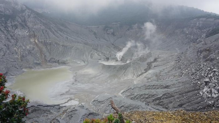 tangkuban perahu