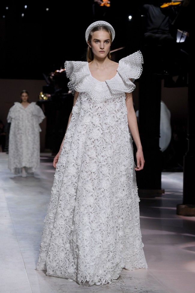 Fashion show koleksi Givenchy Haute Couture Spring 2020 di Paris Fashion Week, Paris, Prancis. [Photo by Pascal Le Segretain/Getty Images].