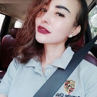 Aktris yang juga mantan model Cynthiara Alona juga pernah mengaku melakukan filler pada bibirnya. Hal ini dilakukannya agar bibirnya bisa terlihat lebih penuh. Cynthiara Alona bahkan sempat pergi ke Singapura untuk melakukan filler bibir. Foto: Instagram@cynthiara_alona