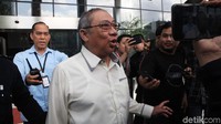 Dalam persidangan kasus ini, Yance disebut-sebut ikut menikmati aliran duit perkara suap yang menjerat Supendi ini. Yance disebut menerima duit Rp 200 juta.