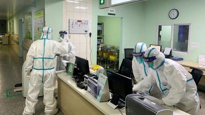 Kota Wuhan yang menjadi asal virus corona ini diisolasi untuk mengendalikan penyebaran The central Chinese city of Wuhan has been placed on effective lockdown in a bid to control the spread of a SARS-like disease (AFP/STR)
