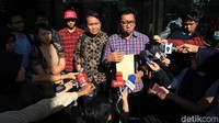 KPK sendiri tengah mengkaji soal peluang menggunakan Pasal 21 tentang Pemberantasan Tindak Pidana Korupsi tentang upaya merintangi proses penyidikan dalam kasus ini.
