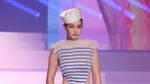 Penampilan Seksi Gigi dan Bella Hadid di Paris Fashion Week