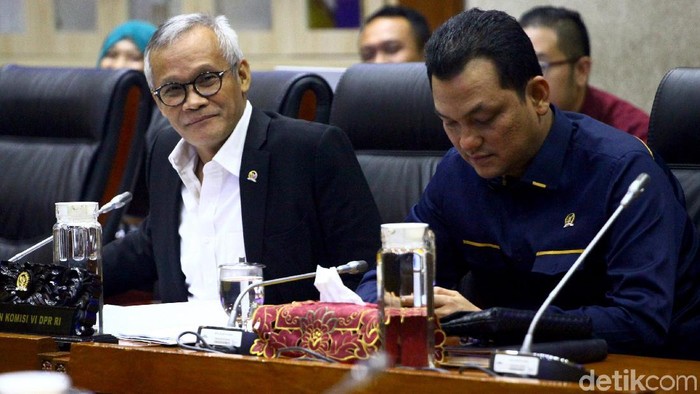 Panitia kerja (Panja) Komisi VI DPR menggelar rapat internal terkait kasus Jiwasraya. Rapat itu membahas kerangka acuan kegiatan dan menyusun program Panja.