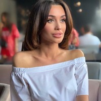 Ya Tuhan, Angelina Jolie apakah itu kamu? komentar netizen di Instagramnya. Kamu adalah Angelina Jolie kedua, tulis netizen. Kamu terlihat persis seperti Angelina Jolie, tidak diragukan lagi, tambah lainnya. Foto: Instagram