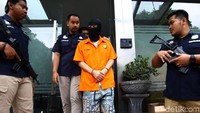 Kabid Humas Polda Metro Jaya Kombes Yusri Yunus mengatakan pihaknya sudah menerima 2 laporan polisi terkait klinik itu sejak Juli 2019. Bergerak cepat, polisi menggerebek klinik yang dimaksud yaitu Klinik Utama Cahaya Mentari di Tanjung Priok, Jakarta Utara.