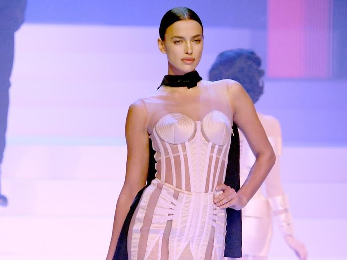 PARIS, FRANCE - JANUARY 22: Irina Shayk walks the runway during the Jean-Paul Gaultier Haute Couture Spring/Summer 2020 show as part of Paris Fashion Week at Theatre Du Chatelet on January 22, 2020 in Paris, France. (Photo by Pascal Le Segretain/Getty Images)