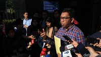 Koalisi ini sendiri terdiri atas sejumlah LSM, seperti Indonesia Corruption Watch (ICW), Yayasan Lembaga Bantuan Hukum Indonesia (YLBHI), Transparency International Indonesia (TII).
