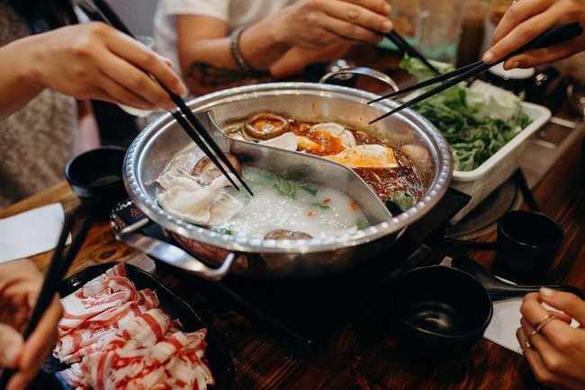 Hati-hati! Makan Hot Pot Berisiko Tularkan Virus Corona, Ini Faktanya