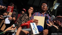 Pernyataan tersebut usai melaporkan Menkumham, Yasonna Laoly dengan dugaan obstruction of justice atau merintangi dan menghalangi penyidikan dalam pelarian tersangka Harun Masiku.