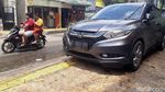 Duh... Trotoar di Rawa Belong Semrawut Banget
